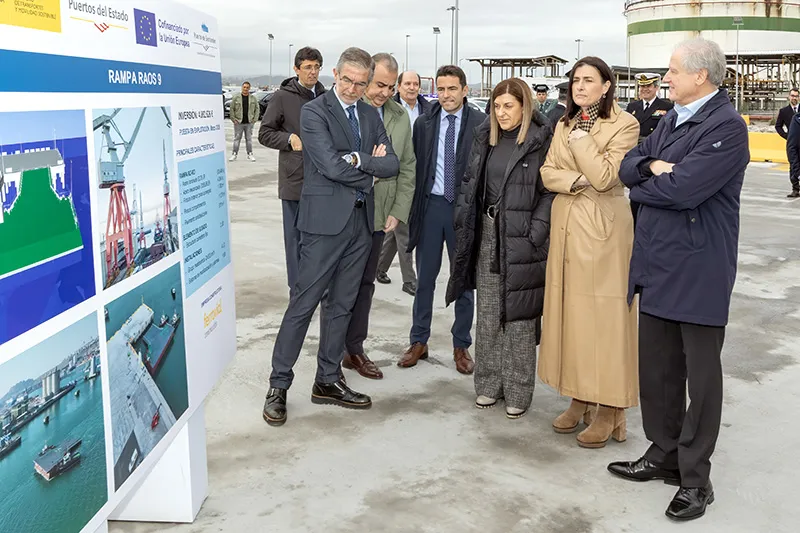 Buruaga destaca que el nuevo tacón y la rampa de Raos 9 consolidan al Puerto como «referente estratégico» en la fachada atlántica y «motor de desarrollo» de Cantabria