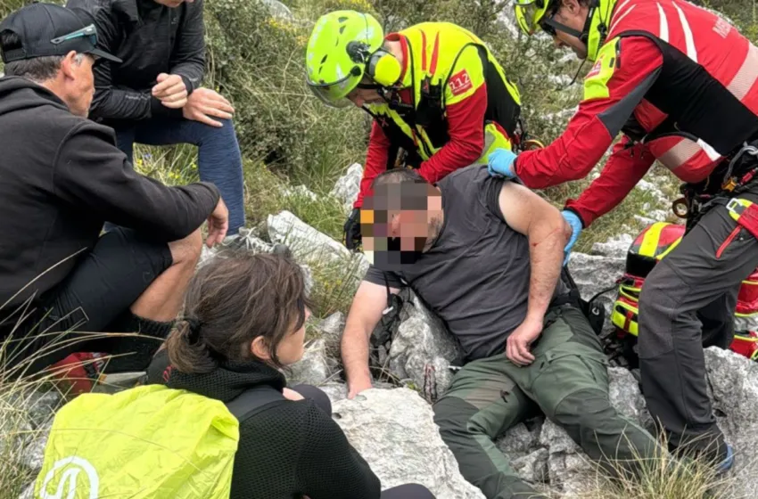  Aparatoso rescate en Ramales: evacúan en helicóptero a un montañero herido tras una caída en el Pico San Vicente