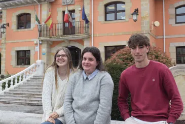  Cinco jóvenes adquieren una experiencia profesional de un año en el Ayuntamiento de Piélagos para mejorar así sus posibilidades de acceder al mercado de trabajo