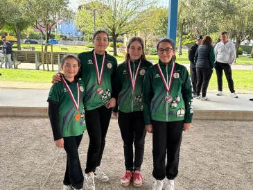 Ariadna  Cáceres y Marisa Cuevas, alumnas de la Escuela municipal de Petanca de Piélagos, representarán a Cantabria en el Campeonato nacional de dupletas juvenil