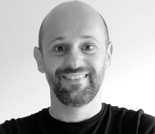  El poeta que convierte Cantabria en lenguaje: Víctor Tardío se abre en canal sobre su obra más íntima