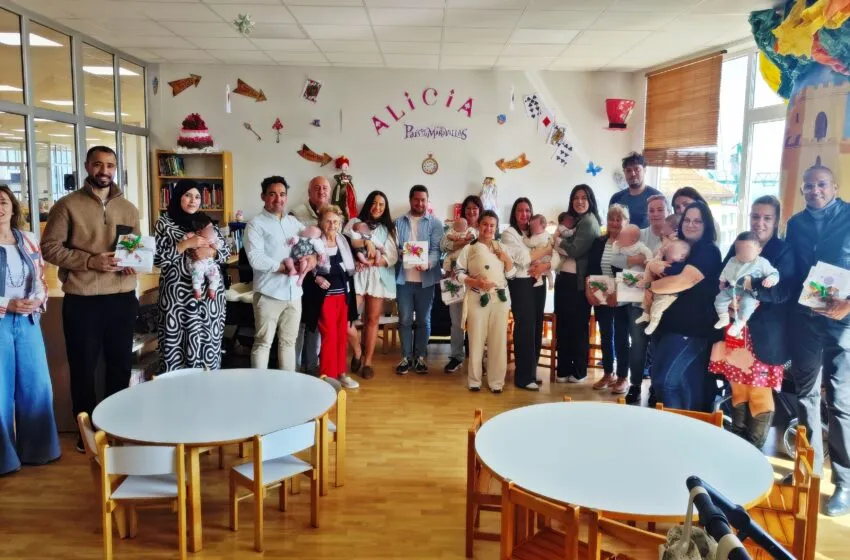  Suances siembra lectores desde la cuna: libros y carnet de biblioteca para recién nacidos