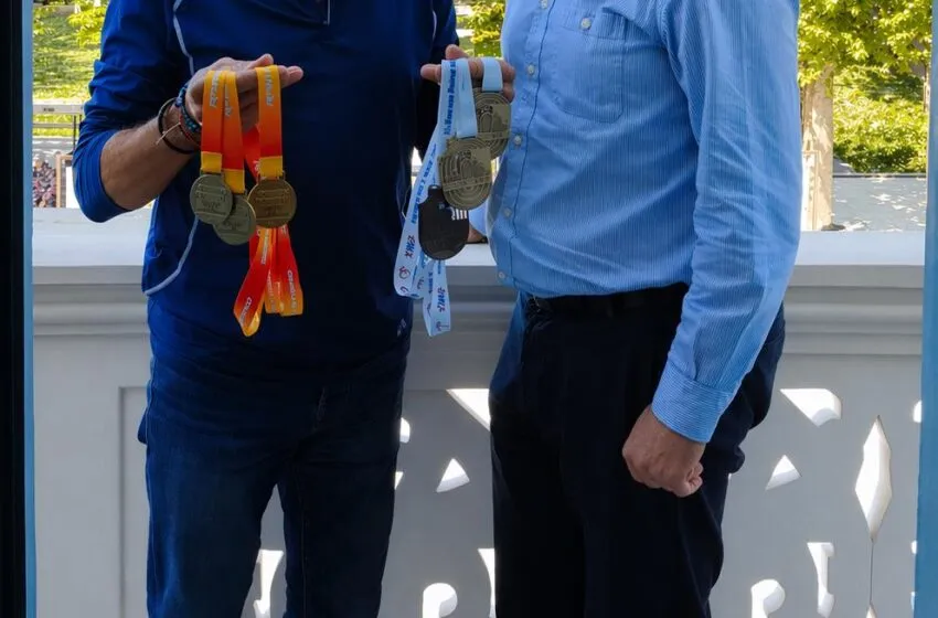 Noticias de Cantabria | El Cántabro | El Alcalde de Colindres recibe al atleta Mamel Expósito tras sus logros en el Campeonato de Europa Master