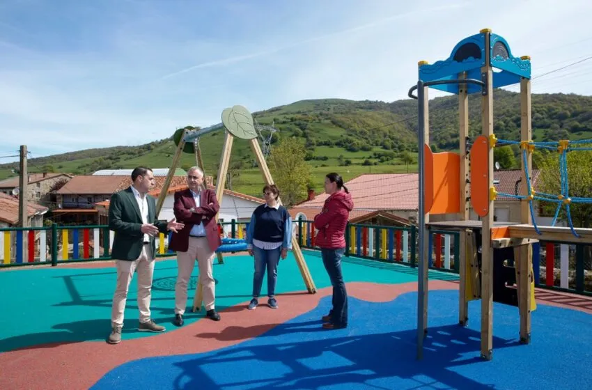  Media inaugura en Lantueno y Rioseco dos parques infantiles que refuerzan los espacios de ocio de Santiurde de Reinosa