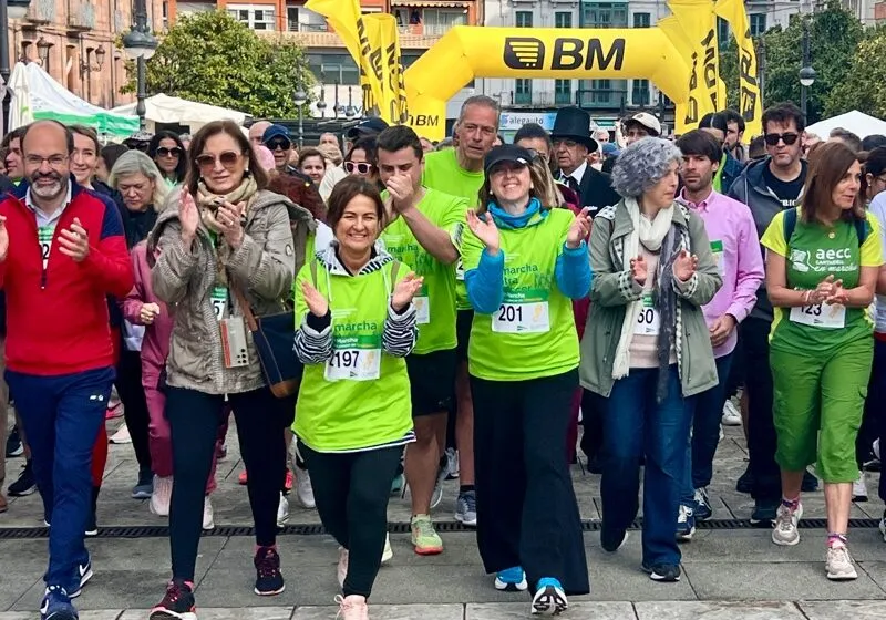  El Gobierno se suma en Torrelavega a la X Marcha contra el Cáncer organizada por la AECC para apoyar la investigación y a las personas que padecen la enfermedad y sus familias
