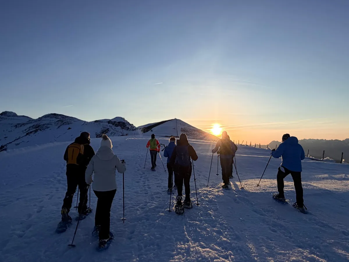 Alto Campoo despide la temporada de su 60 aniversario con una raquetada nocturna y la fiesta LOS40 Session