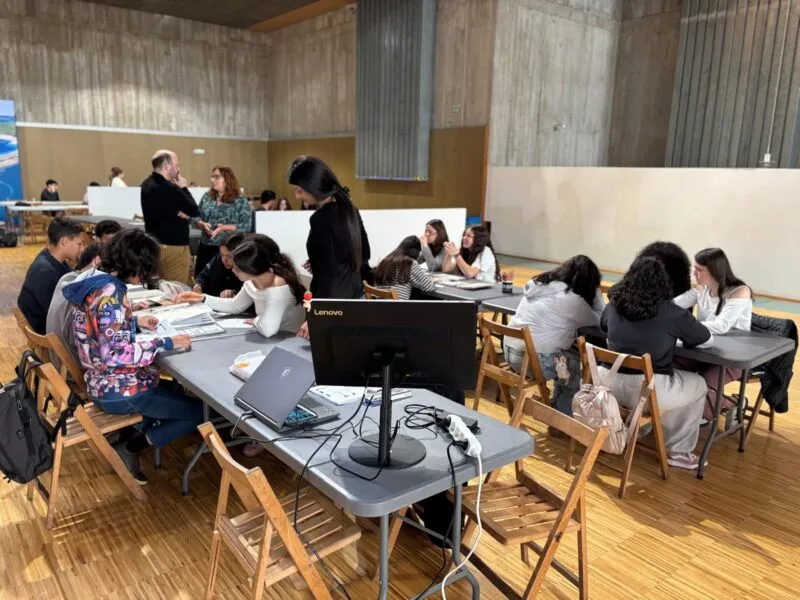 Noticias de Cantabria | El Cántabro | CESINE impulsa el talento joven en Cantabria y convierte el diseño en protagonista de la feria artística