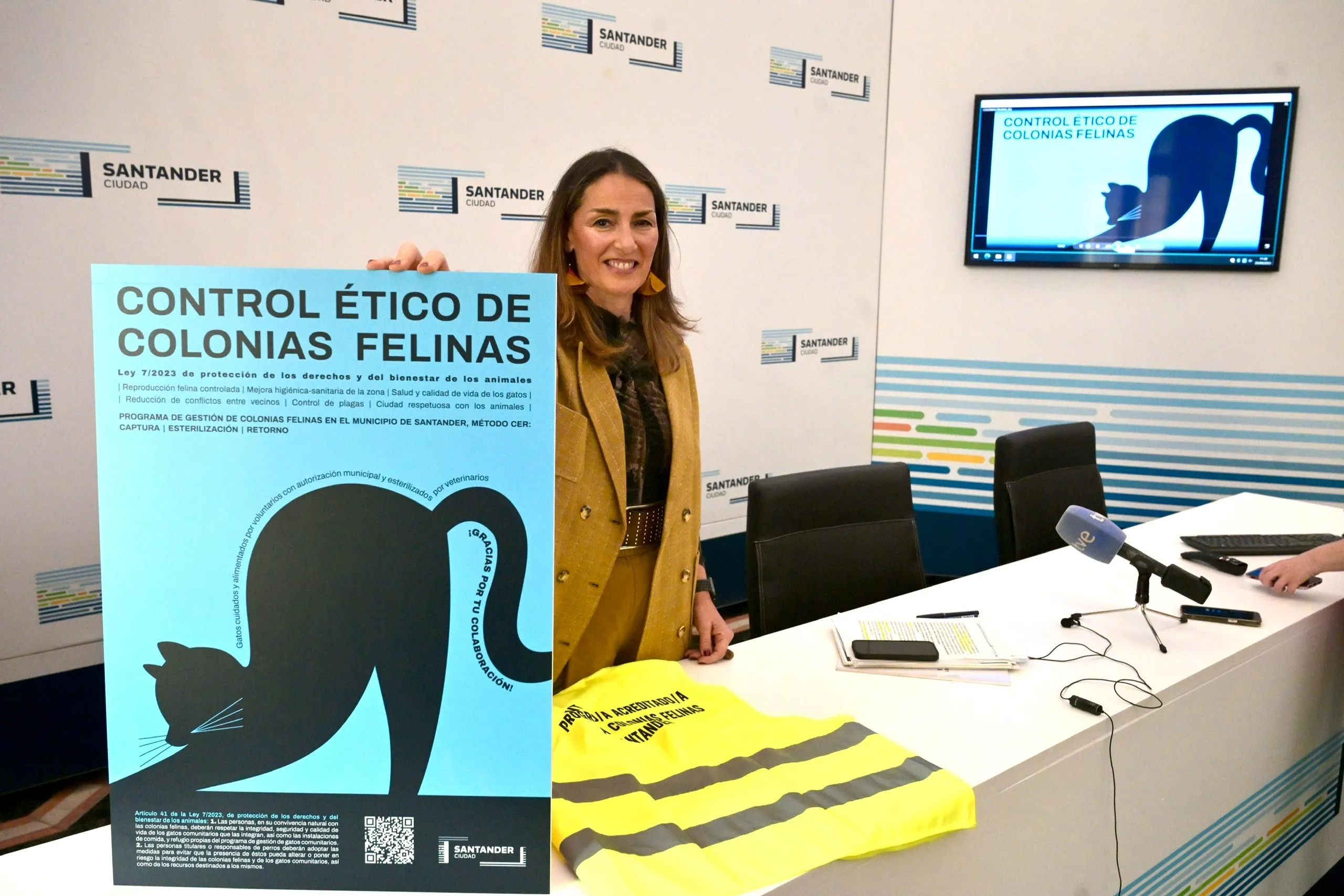 Santander colabora con el Colegio de Veterinarios para el programa de gestión de colonias felinas