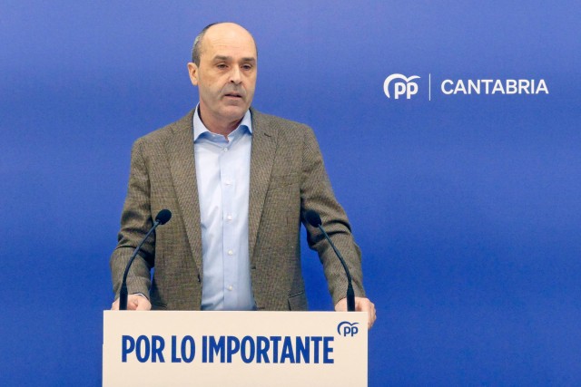 Noticias de Cantabria | El Cántabro | El PP afirma que "es una burla a los cántabros que Casares saque pecho en materia ferroviaria: está todo por hacer y van tarde"