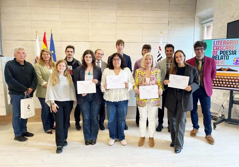 Noticias de Cantabria | El Cántabro | La Fundación Comillas entrega los premios del V Certamen Literario Cascabel de Poesía y Relato Breve