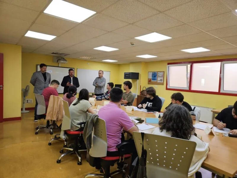 Noticias de Cantabria | El Cántabro | Torrelavega impulsa el relevo generacional en el sector de la madera con una nueva formación en carpintería y mueble