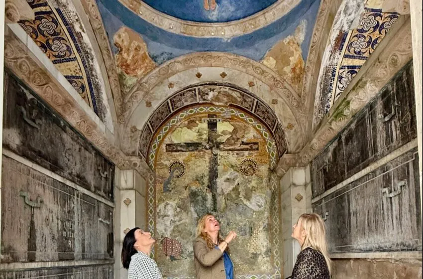  Finaliza la recuperación de la pintura mural del panteón de la familia Pardo en Ciriego