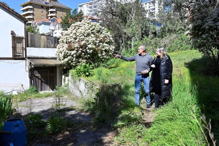 Noticias de Cantabria | El Cántabro | El Ayuntamiento expone a los vecinos los planes para un solar en Pérez del Molino