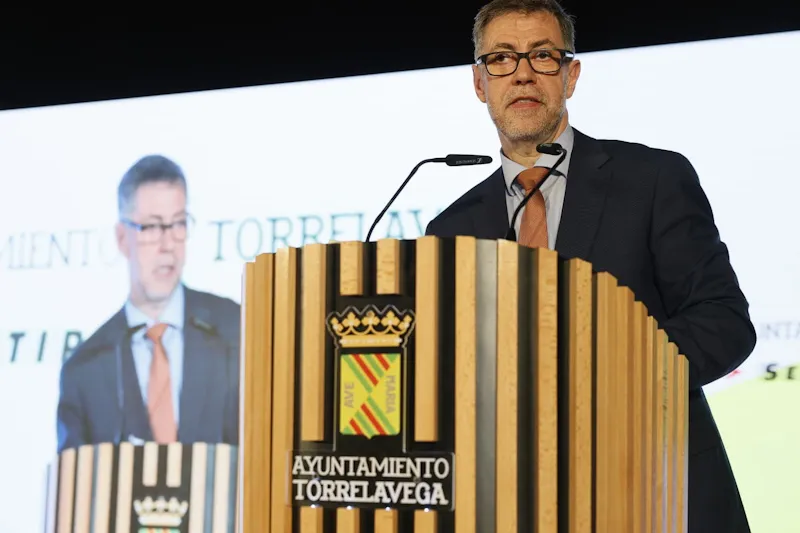 El consejero de Cultura, durante su intervencion en la Gala (Foto: Gobierno de Cantabria)