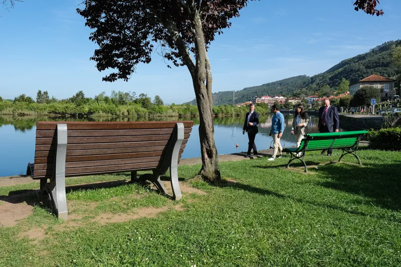  Martínez Abad visita en Limpias las obras financiadas por su Consejería para «impulsar la mejora urbana y turística del municipio»