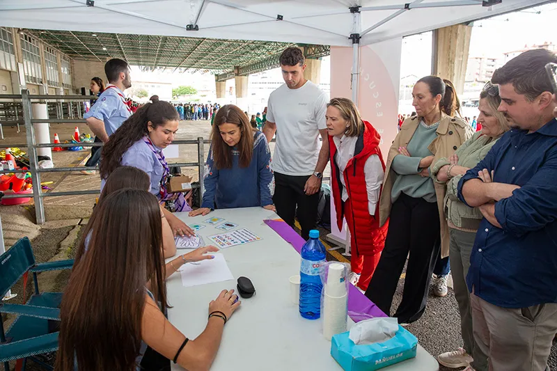La consejera Gómez del Río durante la visita a la celebración del patrón del movimiento scout (Foto: Miguel López)