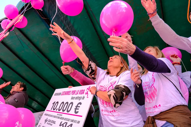 Cantabria reafirma su compromiso con la vida y la investigación en la marcha ‘Luchamos por la Vida’, que reúne a más de 6.000 personas en Los Corrales de Buelna