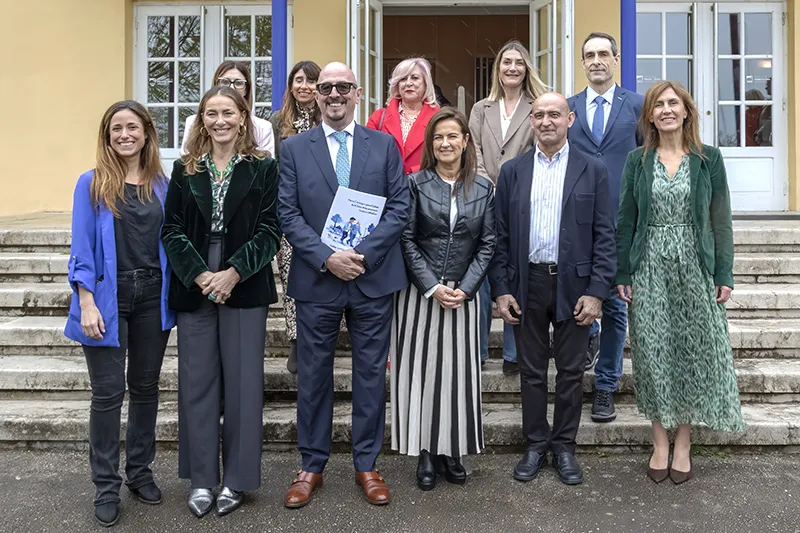 Cantabria abandera el proceso para que cuidar sea la base que sostiene, protege y acompaña a las personas durante toda su vida