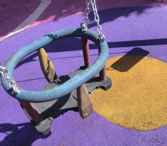 Noticias de Cantabria | El Cántabro | El PP de Castro Urdiales denuncia el abandono de los parques infantiles y del mobiliario urbano en Santullán y exige al Ayuntamiento que actúe con urgencia