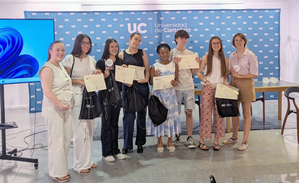 Noticias de Cantabria | El Cántabro | El IES Marqués de Santillana gana el IV Concurso de Pódcast de Literatura UC 2026 con Eso ya estaba escrito  