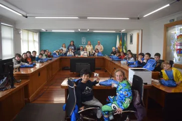 Noticias de Cantabria | El Cántabro | El Ayuntamiento de Piélagos se convierte por unas horas en una de las aulas del CEIP Bajo Pas de Arce