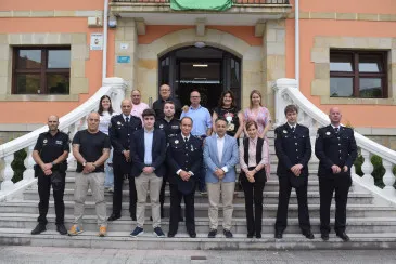  Piélagos despide a José Antonio Pelayo Ortiz, el agente número 3 de la Policía Local del municipio, después de 33 años de servicio