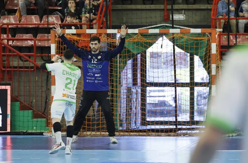  Carlos Calle dirá adiós al Bathco BM Torrelavega tras cinco temporadas históricas en ASOBAL