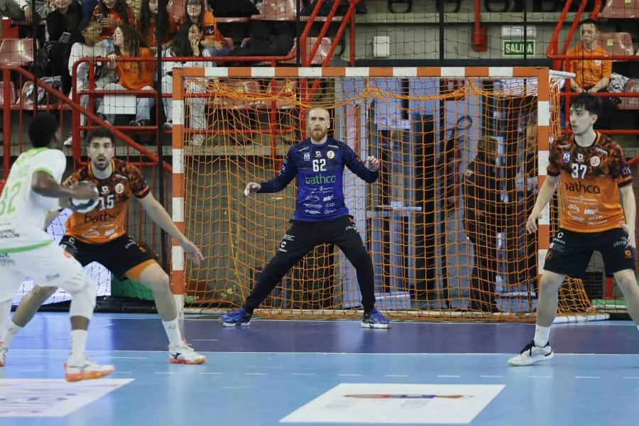 Noticias de Cantabria | El Cántabro | El Bathco BM Torrelavega anuncia la salida de Leo Tercariol tras dos temporadas históricas
