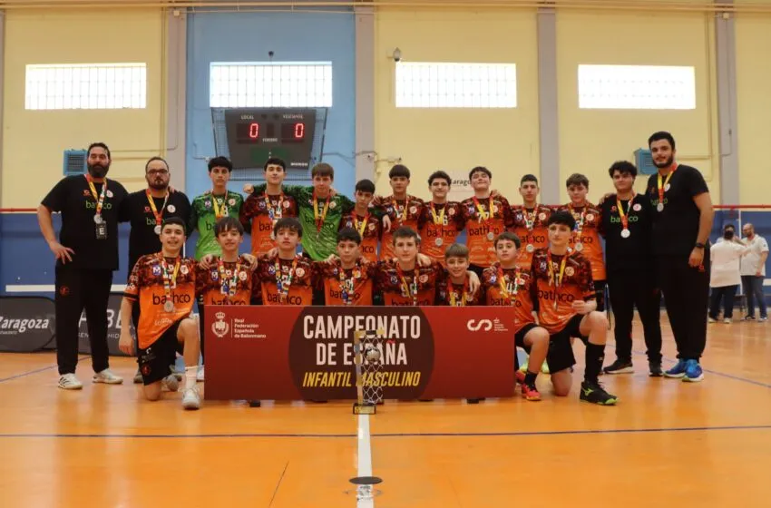  El Bathco BM Torrelavega firma la mejor temporada de su cantera con títulos regionales y un subcampeonato de España