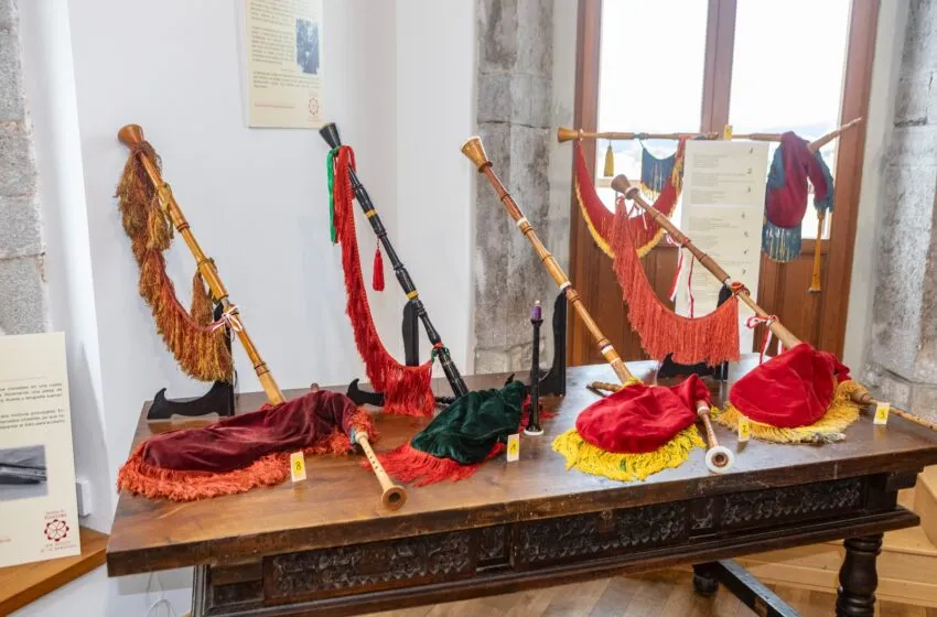 Noticias de Cantabria | El Cántabro | Magnífica exposición de instrumentos populares cántabros en la Torre del Preboste, los días 16 y 17 de mayo