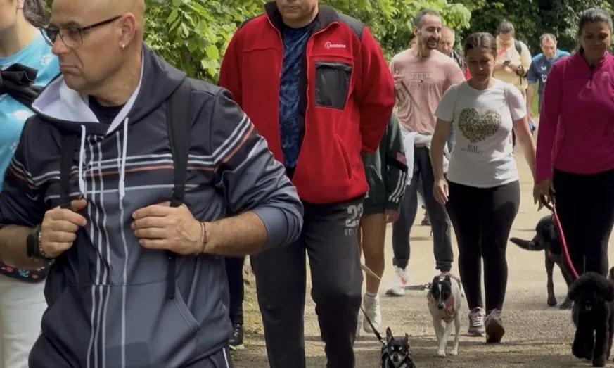 Noticias de Cantabria | El Cántabro | EL V PASEO PERRUNO VUELVE A FOMENTAR LA CONVIVENCIA Y EL BIENESTAR ANIMAL EN ASTILLERO