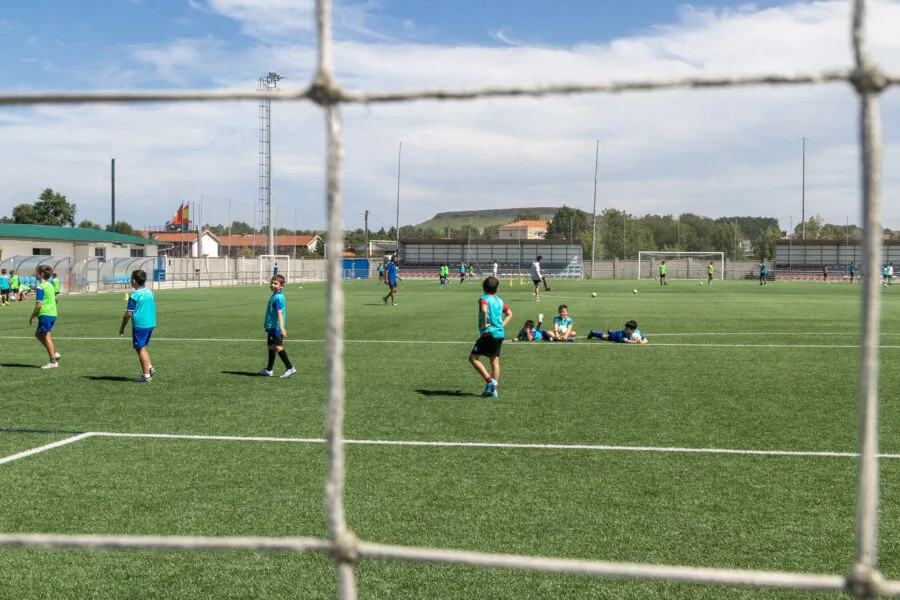 Noticias de Cantabria | El Cántabro | Polanco renovará el césped del campo de Rinconeda con una inversión cercana a 189.000 euros