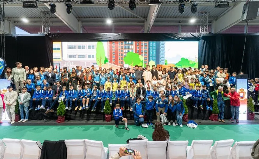 Noticias de Cantabria | El Cántabro | LA XXXIV GALA DEL DEPORTE DE ASTILLERO REÚNE EN EL PABELLÓN ÁNGEL FERNÁNDEZ EL TALENTO, EL ESFUERZO Y LOS VALORES DEL DEPORTE LOCAL