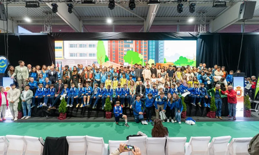 Noticias de Cantabria | El Cántabro | LA XXXIV GALA DEL DEPORTE DE ASTILLERO REÚNE EN EL PABELLÓN ÁNGEL FERNÁNDEZ EL TALENTO, EL ESFUERZO Y LOS VALORES DEL DEPORTE LOCAL