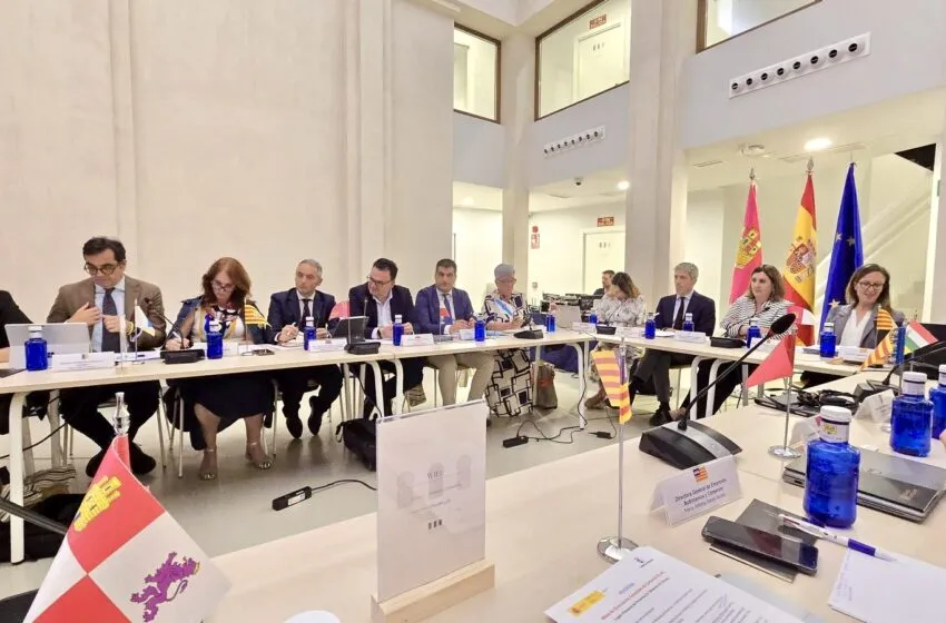 El director general de Comercio y Consumo, Rosendo Ruiz, presentó la propuesta de Cantabria sobre el Día Europeo del Trabajador Autónomo esta semana en Toledo a la Mesa de Directores Generales de Comercio de toda España (Oficina de Comunicación).