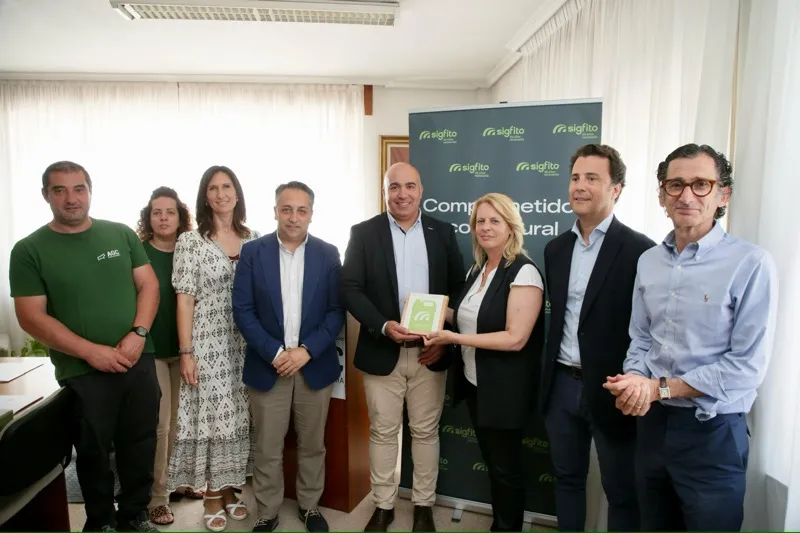 Entrega del premio SIGFITO a AgroCantabria. (Foto: Nacho Romero).