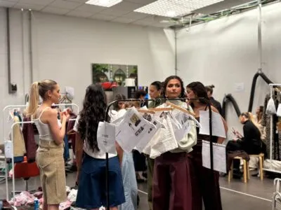 Noticias de Cantabria | El Cántabro | Más de 500 personas respaldan el nacimiento de Santander Design Runway, la nueva gran pasarela de moda emergente del norte de España Noticias de Cantabria | El Cántabro | Más de 500 personas respaldan el nacimiento de Santander Design Runway, la nueva gran pasarela de moda emergente del norte de España