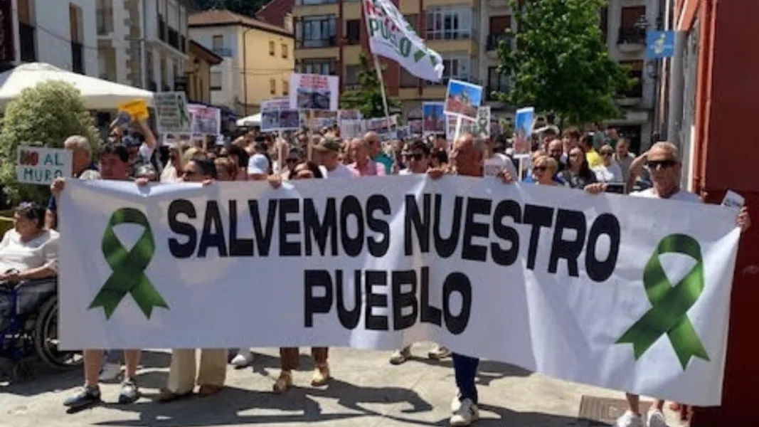 Noticias de Cantabria | El Cántabro | Ampuero se levanta contra las obras del Asón en la mayor movilización vecinal que recuerda el municipio