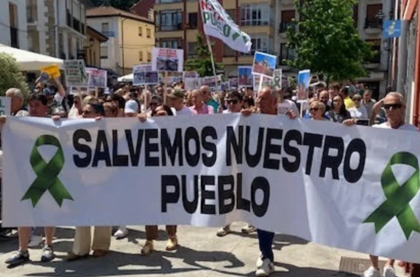 Noticias de Cantabria | El Cántabro | Ampuero se levanta contra las obras del Asón en la mayor movilización vecinal que recuerda el municipio
