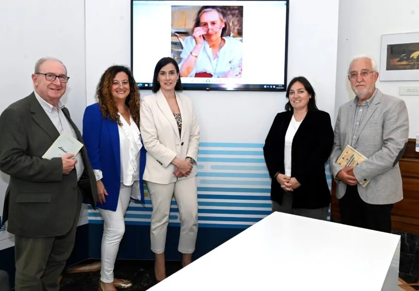 Noticias de Cantabria | El Cántabro | La alcaldesa traslada a la familia de María Ealo de Sá el homenaje que Santander le rendirá