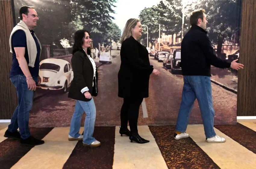 Noticias de Cantabria | El Cántabro | Tabacalera acoge una exposición sobre The Beatles hasta el próximo 7 de junio