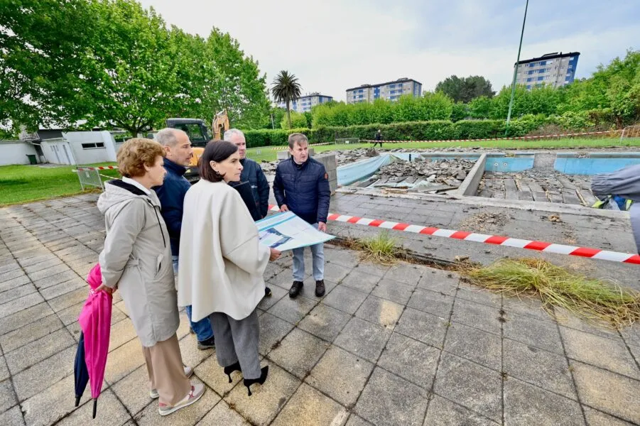 Noticias de Cantabria | El Cántabro | El Ayuntamiento comienza la remodelación de la piscina polivalente del Complejo Ruth Beitia