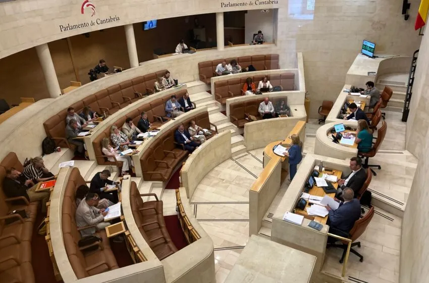  La Ley de Vivienda supera el primer gran examen en el Parlamento de Cantabria pese al rechazo de PSOE y Vox