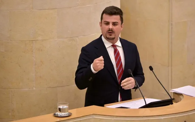 Noticias de Cantabria | El Cántabro | “Los que ahora hablan de listas de espera criminales son los mismos que callaban cuando estaban desbocadas con el PRC-PSOE”, replica el PP a Vox