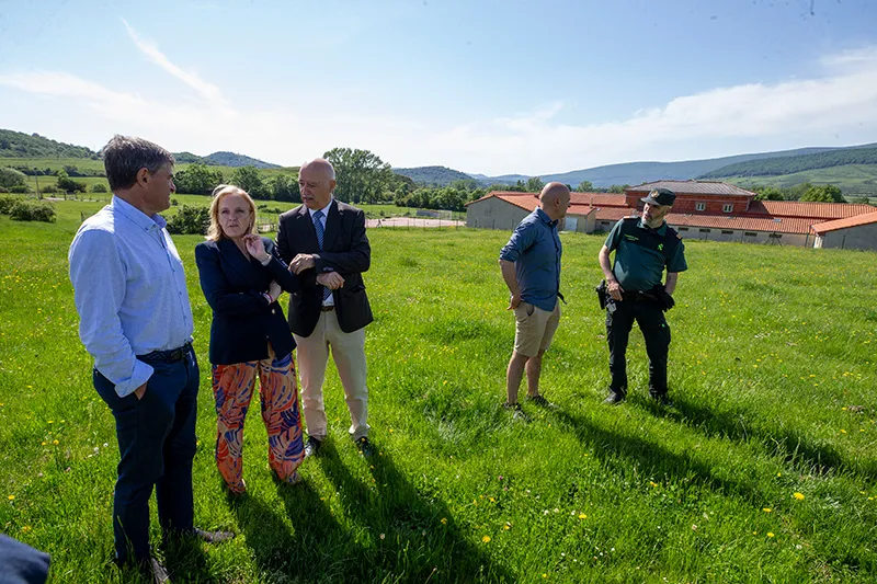  Urrutia anuncia una nueva helisuperficie en la Hermandad de Campoo de Suso que culmina el plan autonómico vigente y reducirá los tiempos de respuesta de las emergencias
