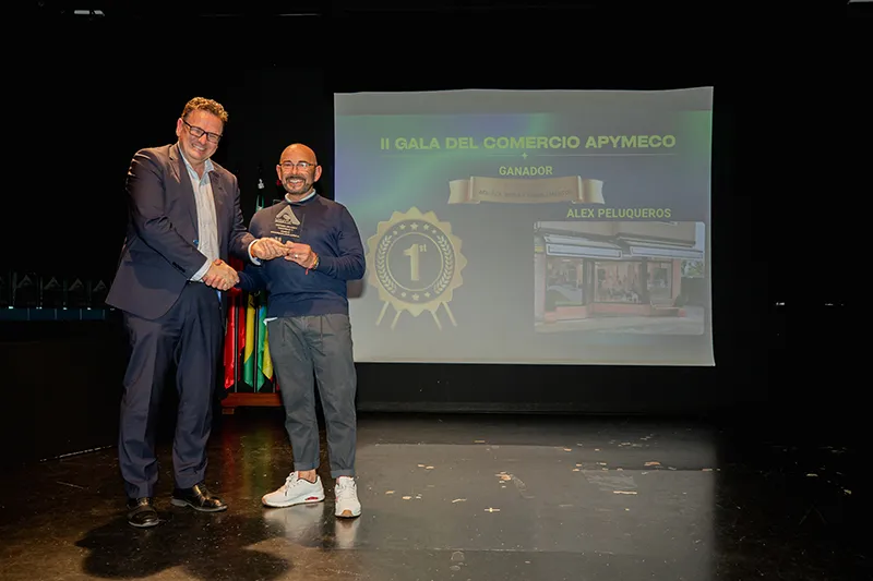 El director general de Comercio y Consumo, Rosendo Ruiz, participó en la Gala en representación del Gobierno de Cantabria (Foto: Oficina de Comunicación)