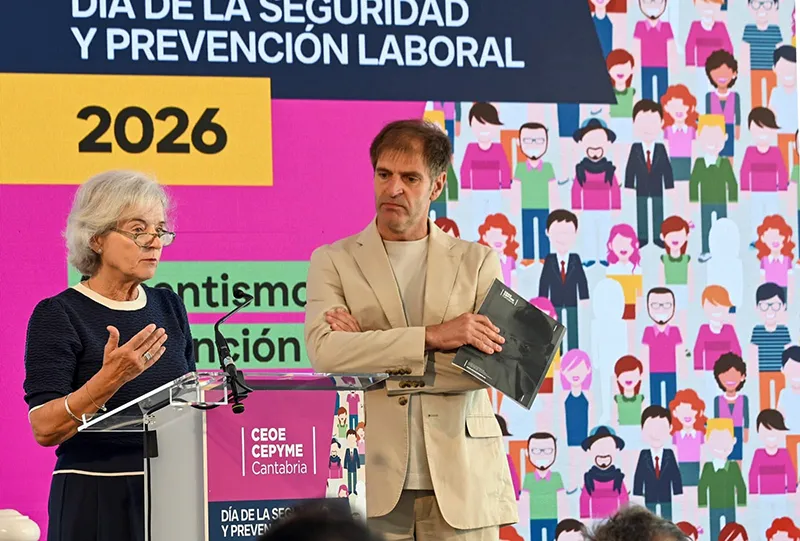 De izquierda a derecha, Ana González Pescador y Enrique Conde (Foto: CEOE-CEPYME Cantabria)