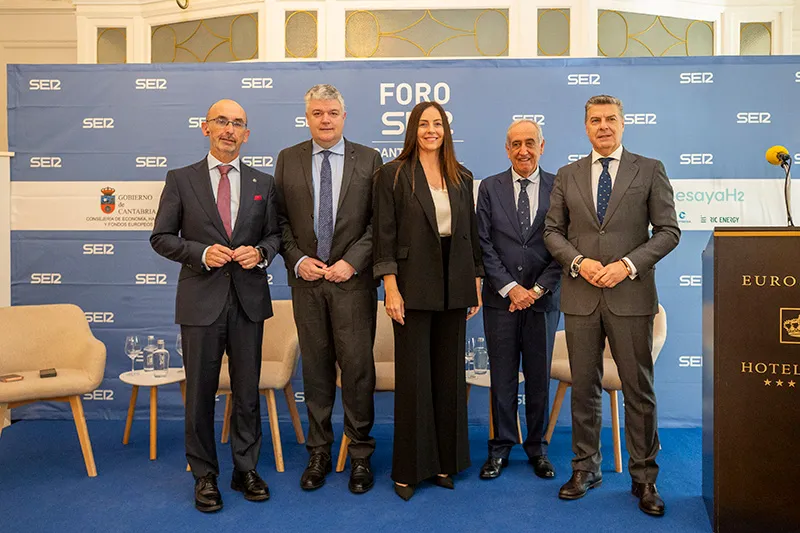 De izq. a dcha.: Salvador Marín, Luis Ángel Agüeros, Mónica Revilla, Fernando García Andrés y Miguel Ángel Vázquez. (Foto: Miguel López)