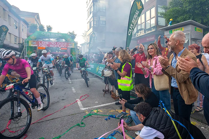 El consejero Silva, en la salida de esta mañana en Cabezón de la Sal (Foto: Miguel López)