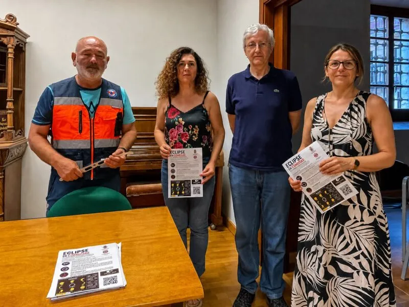 Noticias de Cantabria | El Cántabro | Comillas se prepara para el eclipse histórico del 12 de agosto con una charla que reúne a más de 60 personas